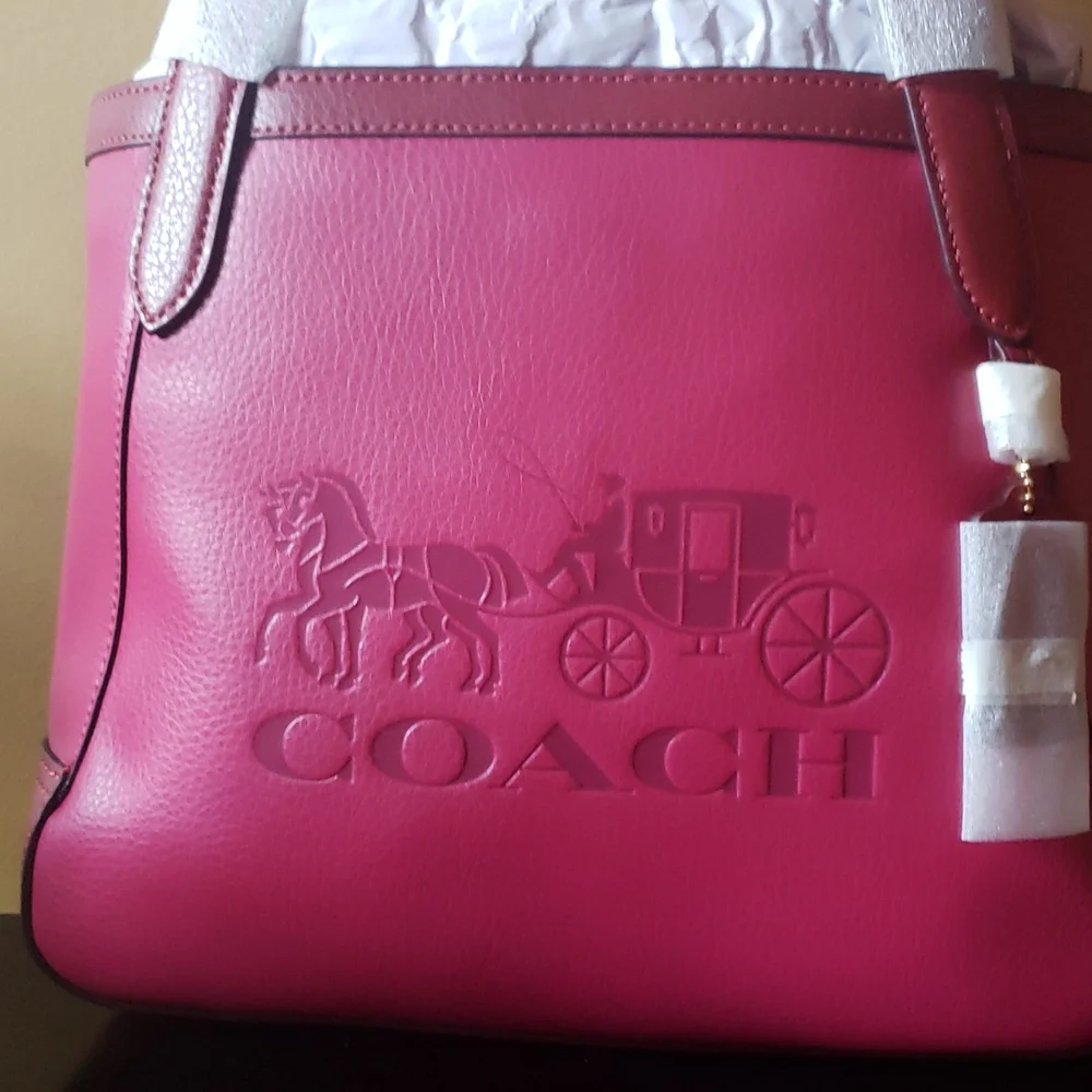 REDDISH VIOLET GOLD ACCENT COLOR BLOCK HORSE & CARRIAGE TOTE